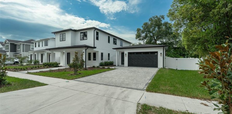 Casa en Orlando, Florida 5 dormitorios, 313.92 m2 № 1846404