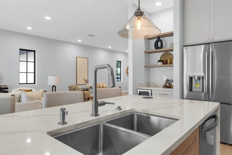 Casa en venta en Orlando, Florida, 5 dormitorios, 313.92 m2 № 1846404 - foto 28