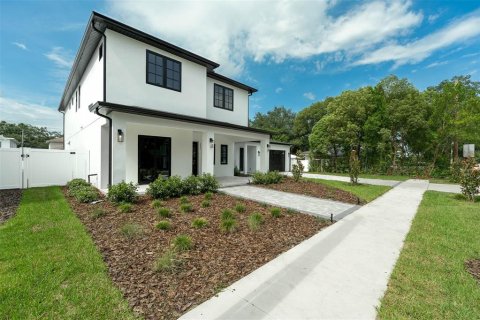Casa en venta en Orlando, Florida, 5 dormitorios, 313.92 m2 № 1846404 - foto 3