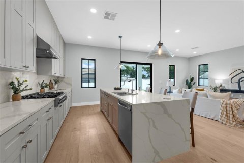 Casa en venta en Orlando, Florida, 5 dormitorios, 313.92 m2 № 1846404 - foto 26