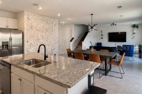 Villa ou maison à louer à Zephyrhills, Floride: 4 chambres, 258.73 m2 № 2415191 - photo 4