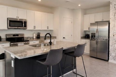 Villa ou maison à louer à Zephyrhills, Floride: 4 chambres, 258.73 m2 № 2415191 - photo 5