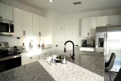 Villa ou maison à louer à Zephyrhills, Floride: 4 chambres, 258.73 m2 № 2415191 - photo 19
