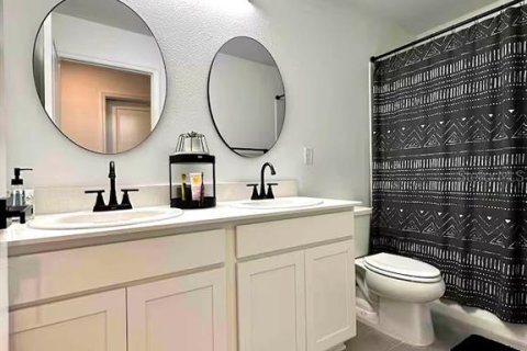 Villa ou maison à louer à Zephyrhills, Floride: 4 chambres, 258.73 m2 № 2415191 - photo 13