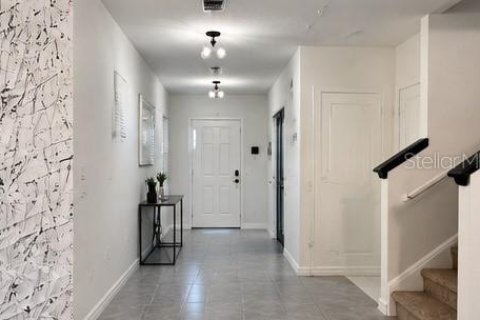 Villa ou maison à louer à Zephyrhills, Floride: 4 chambres, 258.73 m2 № 2415191 - photo 9