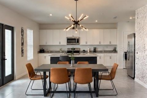 Villa ou maison à louer à Zephyrhills, Floride: 4 chambres, 258.73 m2 № 2415191 - photo 3