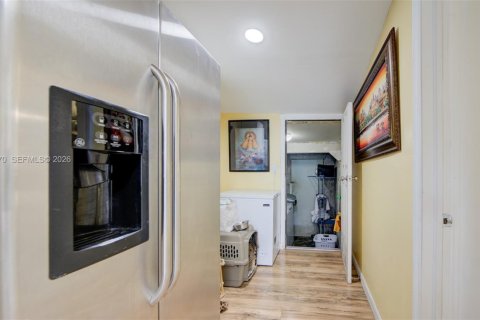 Casa en venta en Miami, Florida, 2 dormitorios, 74.88 m2 № 2002295 - foto 14