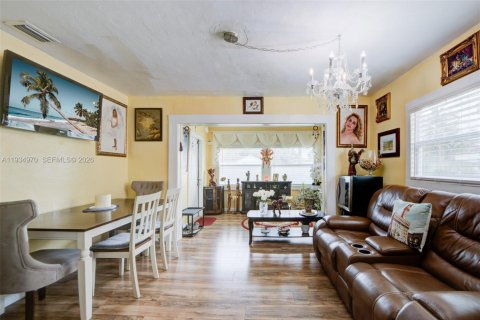 Casa en venta en Miami, Florida, 2 dormitorios, 74.88 m2 № 2002295 - foto 6