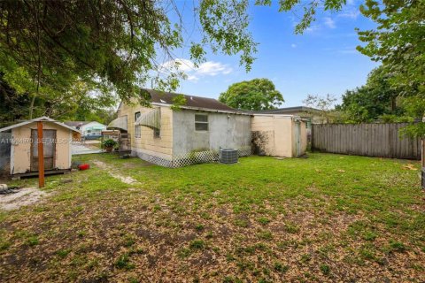 Casa en venta en Miami, Florida, 2 dormitorios, 74.88 m2 № 2002295 - foto 30