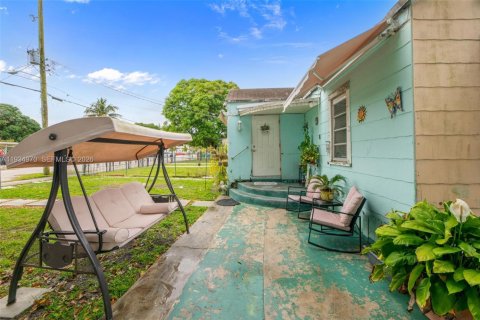 Casa en venta en Miami, Florida, 2 dormitorios, 74.88 m2 № 2002295 - foto 27