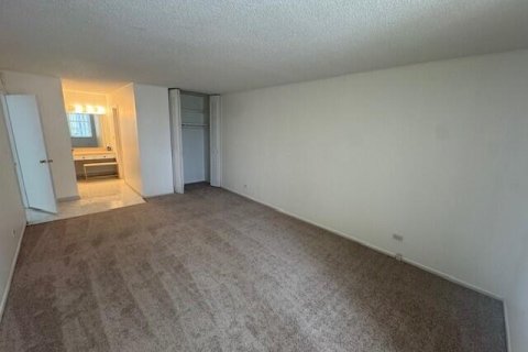 Condo in Sunny Isles Beach, Florida, 2 bedrooms № 2082033 - photo 5