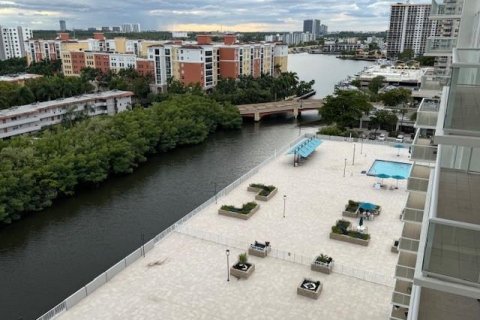 Condo in Sunny Isles Beach, Florida, 2 bedrooms № 2082033 - photo 15