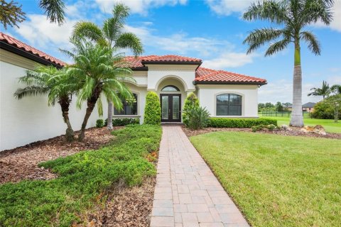 House in Parrish, Florida 3 bedrooms, 319.21 sq.m. № 1839990 - photo 1
