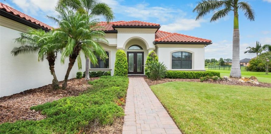 House in Parrish, Florida 3 bedrooms, 319.21 sq.m. № 1839990