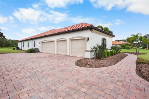 House in Parrish, Florida 3 bedrooms, 319.21 sq.m. № 1839990 - photo 5