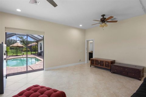 House in Parrish, Florida 3 bedrooms, 319.21 sq.m. № 1839990 - photo 25