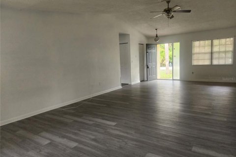 House in Palm Coast, Florida 3 bedrooms, 137.59 sq.m. № 2195532 - photo 2