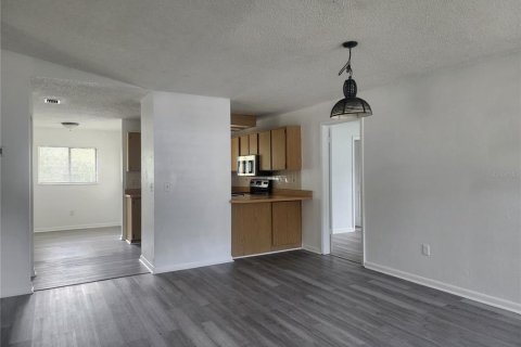 House in Palm Coast, Florida 3 bedrooms, 137.59 sq.m. № 2195532 - photo 3