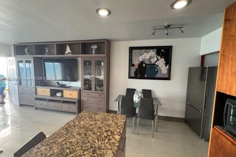 Купить кондоминиум в Холливуд, Флорида 1 спальня, 61.32м2, № 1958062 - фото 5