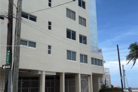 Купить кондоминиум в Холливуд, Флорида 1 спальня, 61.32м2, № 1958062 - фото 18