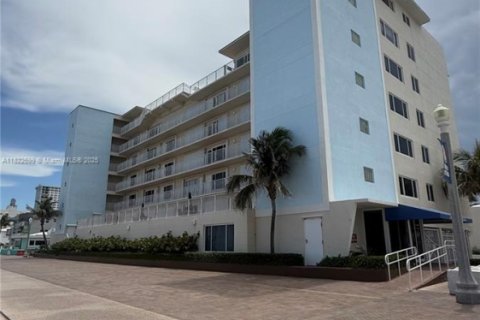 Купить кондоминиум в Холливуд, Флорида 1 спальня, 61.32м2, № 1958062 - фото 20