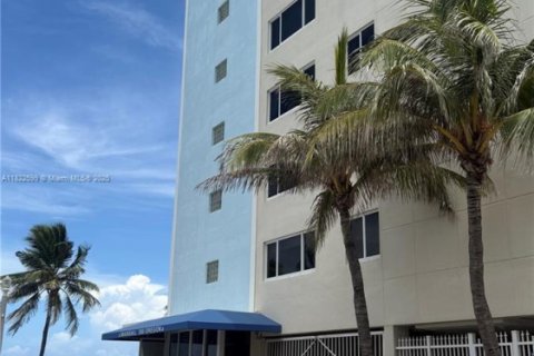 Купить кондоминиум в Холливуд, Флорида 1 спальня, 61.32м2, № 1958062 - фото 21