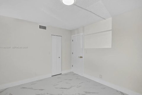 Copropriété à vendre à Dania Beach, Floride: 2 chambres, 106.28 m2 № 1977362 - photo 10