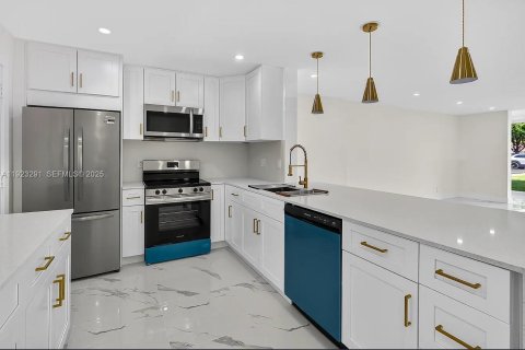 Copropriété à vendre à Dania Beach, Floride: 2 chambres, 106.28 m2 № 1977362 - photo 14