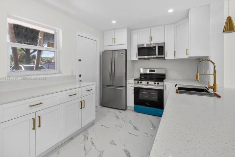 Copropriété à vendre à Dania Beach, Floride: 2 chambres, 106.28 m2 № 1977362 - photo 13