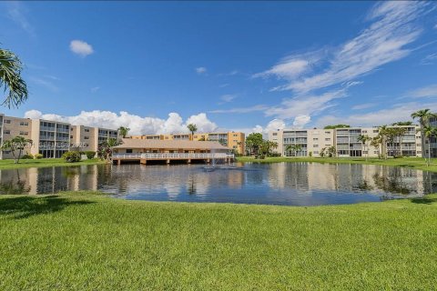 Copropriété à vendre à Dania Beach, Floride: 2 chambres, 106.28 m2 № 1977362 - photo 15