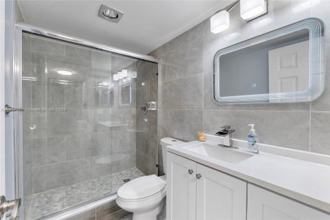 Condo in Coral Springs, Florida, 2 bedrooms  № 1821913 - photo 5