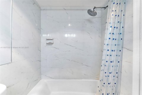 Condo in Coral Springs, Florida, 2 bedrooms  № 1821913 - photo 10