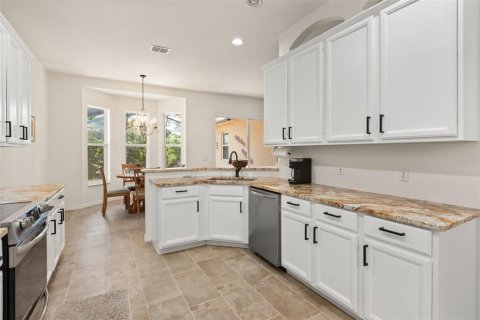 House in Lake Mary, Florida 3 bedrooms, 165.64 sq.m. № 2208616 - photo 17