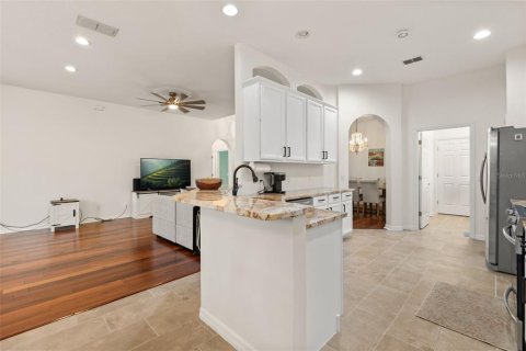 House in Lake Mary, Florida 3 bedrooms, 165.64 sq.m. № 2208616 - photo 14