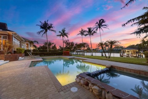 Villa ou maison à vendre à Bradenton, Floride: 3 chambres, 373.93 m2 № 1819240 - photo 10