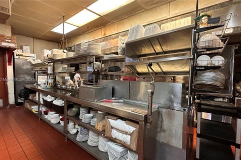 Commercial property in Boynton Beach, Florida № 1959670 - photo 12