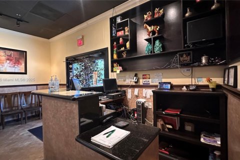 Commercial property in Boynton Beach, Florida № 1959670 - photo 6