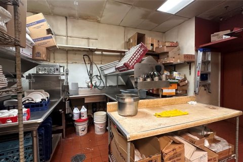 Commercial property in Boynton Beach, Florida № 1959670 - photo 16