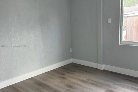 Снять в аренду виллу или дом в Майами, Флорида 2 спальни, 241.36м2, № 1949920 - фото 14