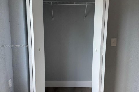 Снять в аренду виллу или дом в Майами, Флорида 2 спальни, 241.36м2, № 1949920 - фото 15