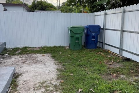 Снять в аренду виллу или дом в Майами, Флорида 2 спальни, 241.36м2, № 1949920 - фото 16