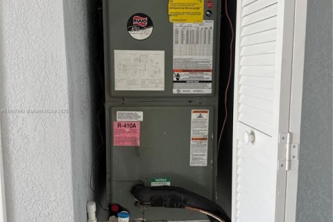 Снять в аренду виллу или дом в Майами, Флорида 2 спальни, 241.36м2, № 1949920 - фото 13