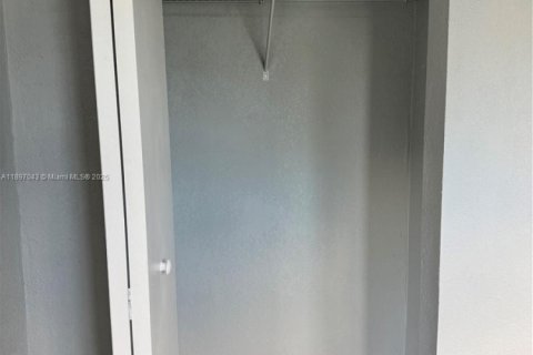 Снять в аренду виллу или дом в Майами, Флорида 2 спальни, 241.36м2, № 1949920 - фото 4