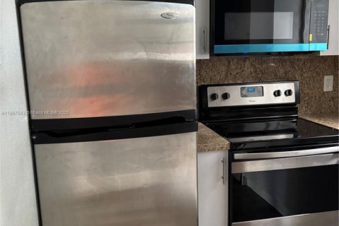 Снять в аренду виллу или дом в Майами, Флорида 2 спальни, 241.36м2, № 1949920 - фото 5