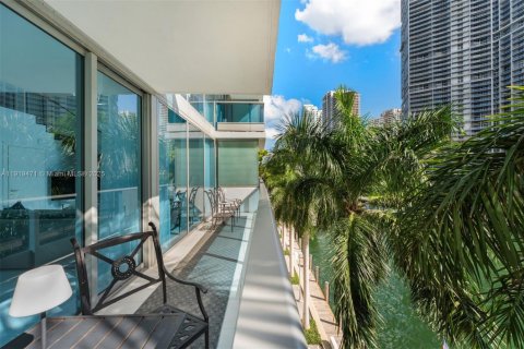 Condo in Miami, Florida, 2 bedrooms  № 1974658 - photo 23