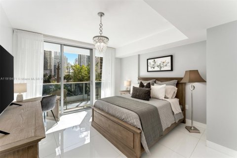 Condo in Miami, Florida, 2 bedrooms  № 1974658 - photo 16