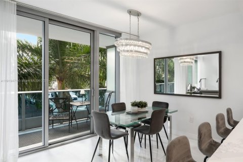 Condo in Miami, Florida, 2 bedrooms  № 1974658 - photo 4