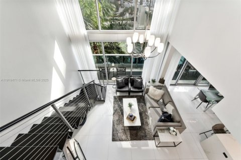 Condo in Miami, Florida, 2 bedrooms  № 1974658 - photo 10