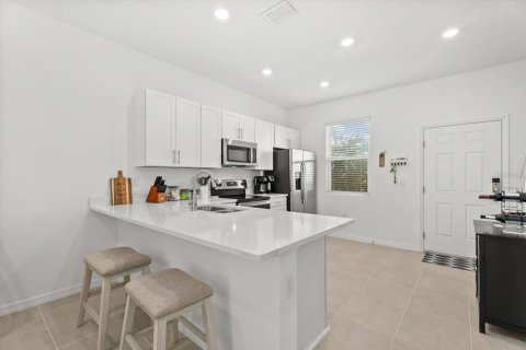 Townhouse in Sarasota, Florida 2 bedrooms, 110.27 sq.m. № 2217226 - photo 11