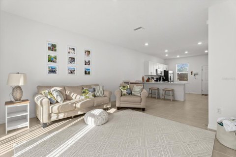 Townhouse in Sarasota, Florida 2 bedrooms, 110.27 sq.m. № 2217226 - photo 4
